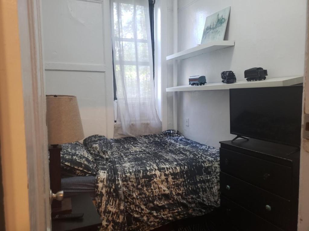 Private Room In East Village Apartment Нью-Йорк Экстерьер фото