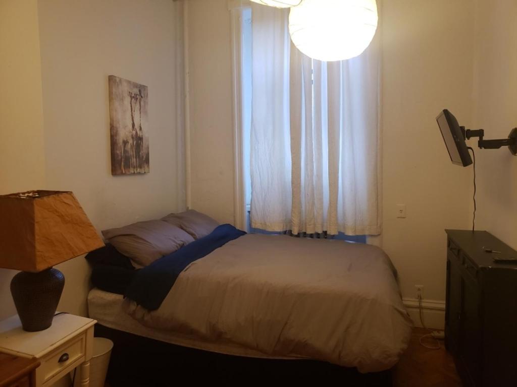 Private Room In East Village Apartment Нью-Йорк Экстерьер фото